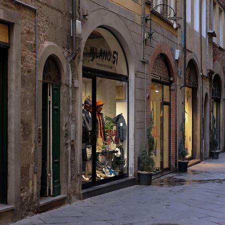 ルッカ A Palazzo Busdraghi Residenza D'Epoca Bed & Breakfast エクステリア 写真