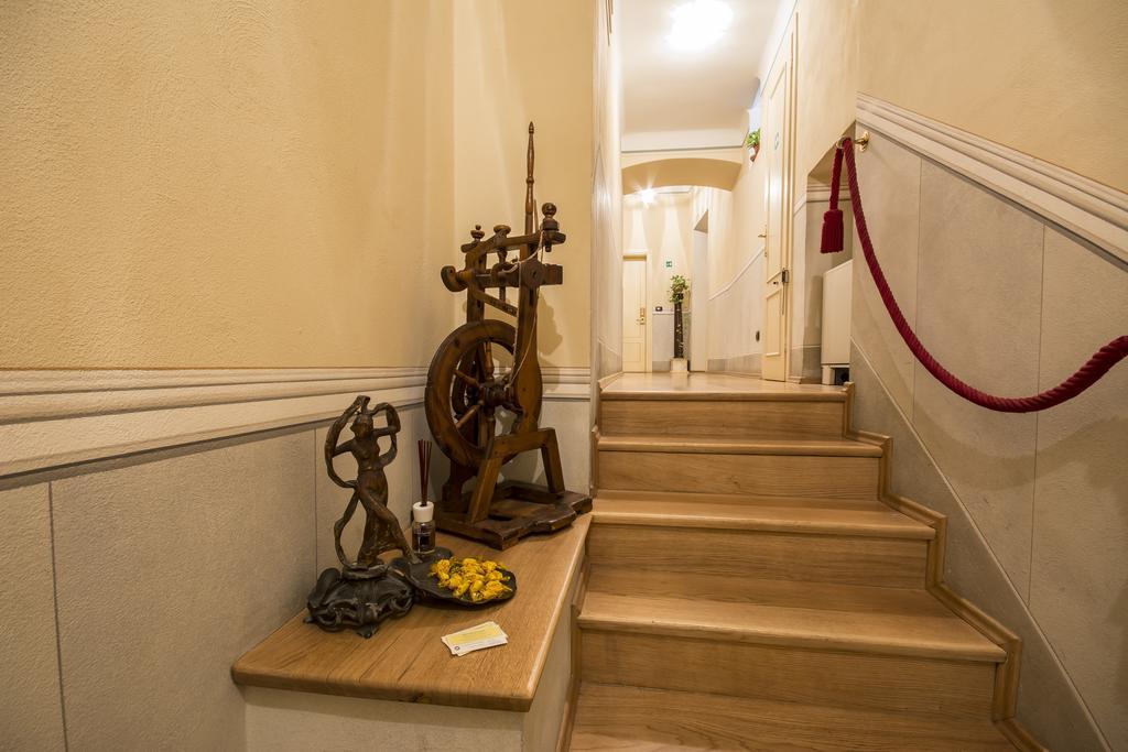 ルッカ A Palazzo Busdraghi Residenza D'Epoca Bed & Breakfast エクステリア 写真