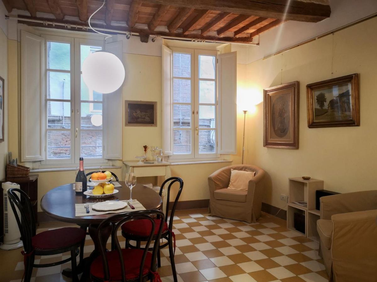 ルッカ A Palazzo Busdraghi Residenza D'Epoca Bed & Breakfast エクステリア 写真
