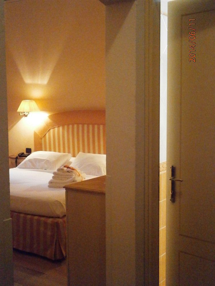 ルッカ A Palazzo Busdraghi Residenza D'Epoca Bed & Breakfast エクステリア 写真