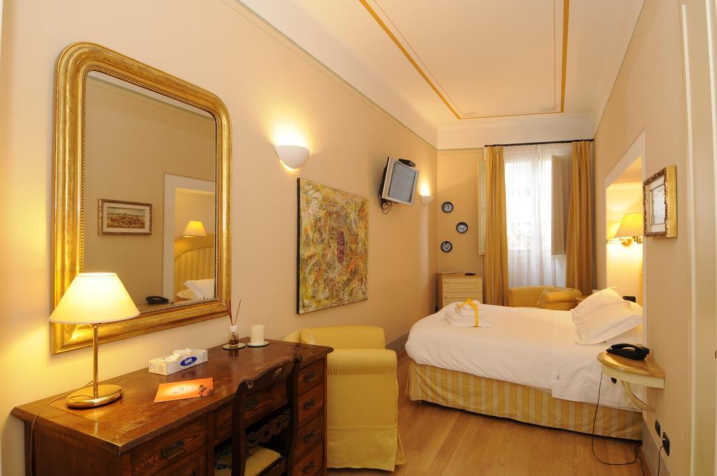 ルッカ A Palazzo Busdraghi Residenza D'Epoca Bed & Breakfast エクステリア 写真