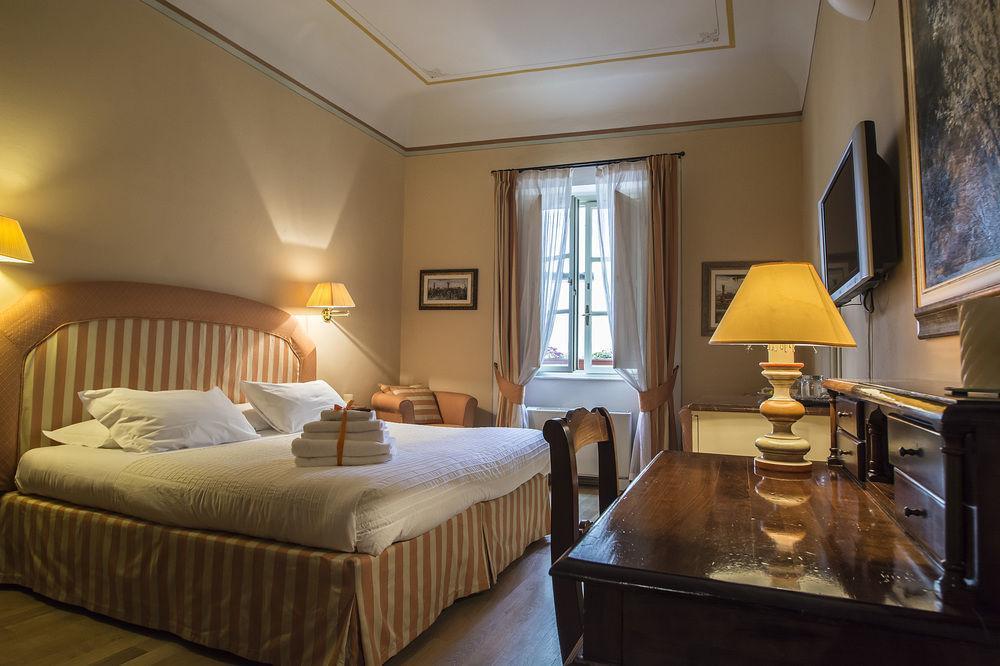 ルッカ A Palazzo Busdraghi Residenza D'Epoca Bed & Breakfast エクステリア 写真