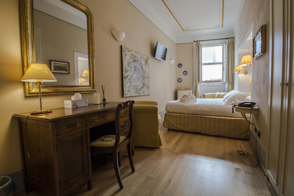 ルッカ A Palazzo Busdraghi Residenza D'Epoca Bed & Breakfast エクステリア 写真