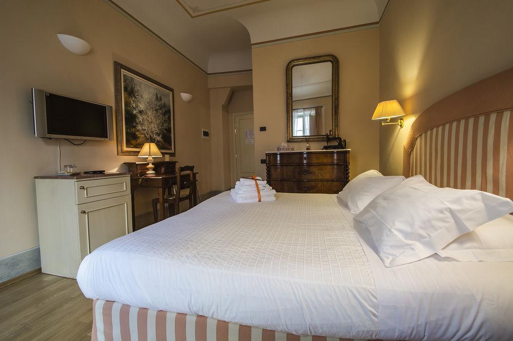 ルッカ A Palazzo Busdraghi Residenza D'Epoca Bed & Breakfast エクステリア 写真