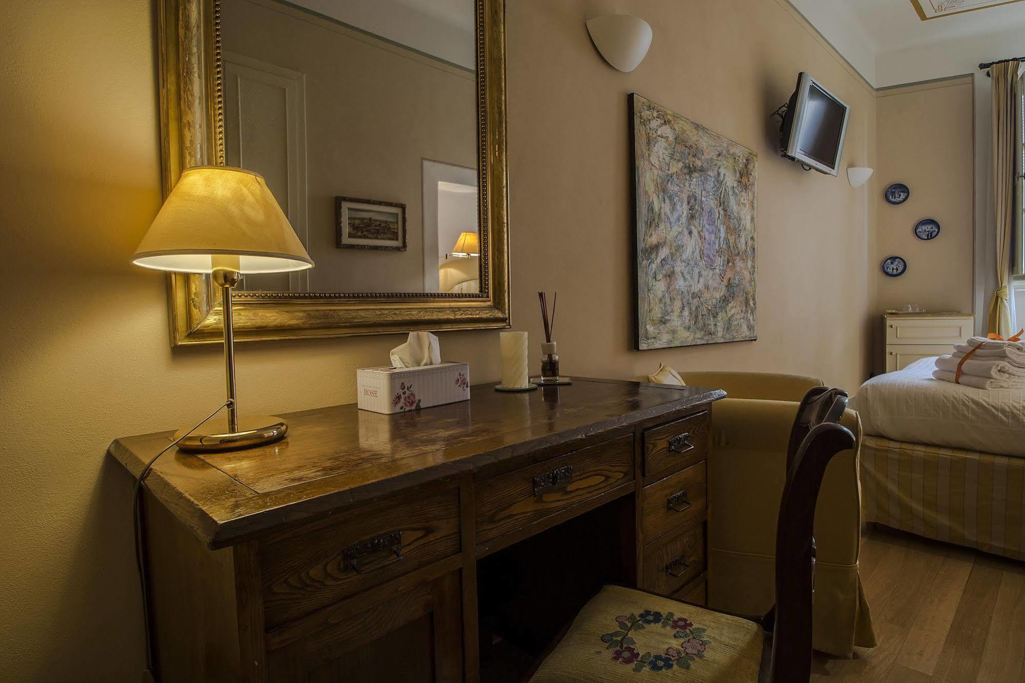 ルッカ A Palazzo Busdraghi Residenza D'Epoca Bed & Breakfast エクステリア 写真