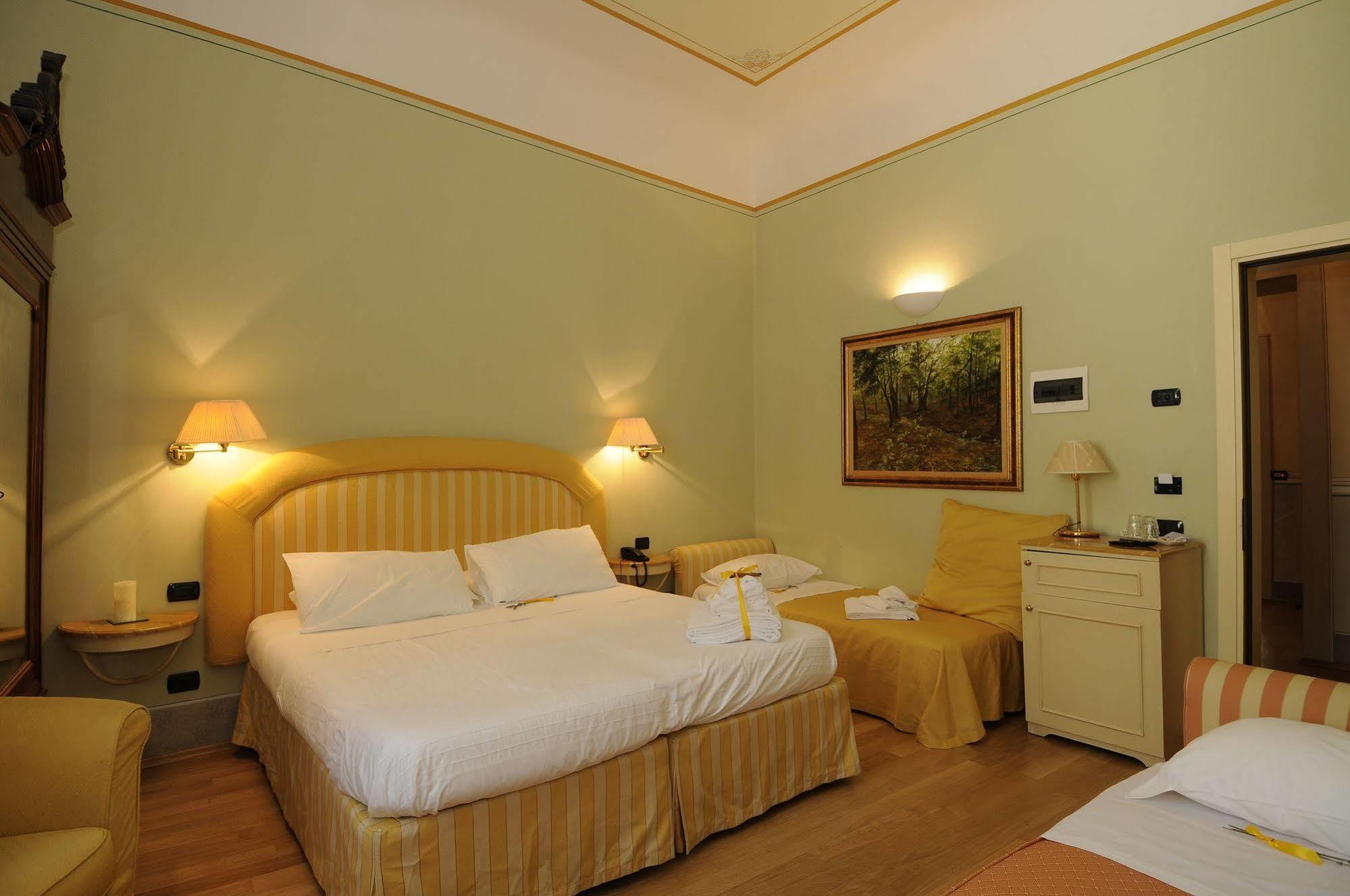 ルッカ A Palazzo Busdraghi Residenza D'Epoca Bed & Breakfast エクステリア 写真