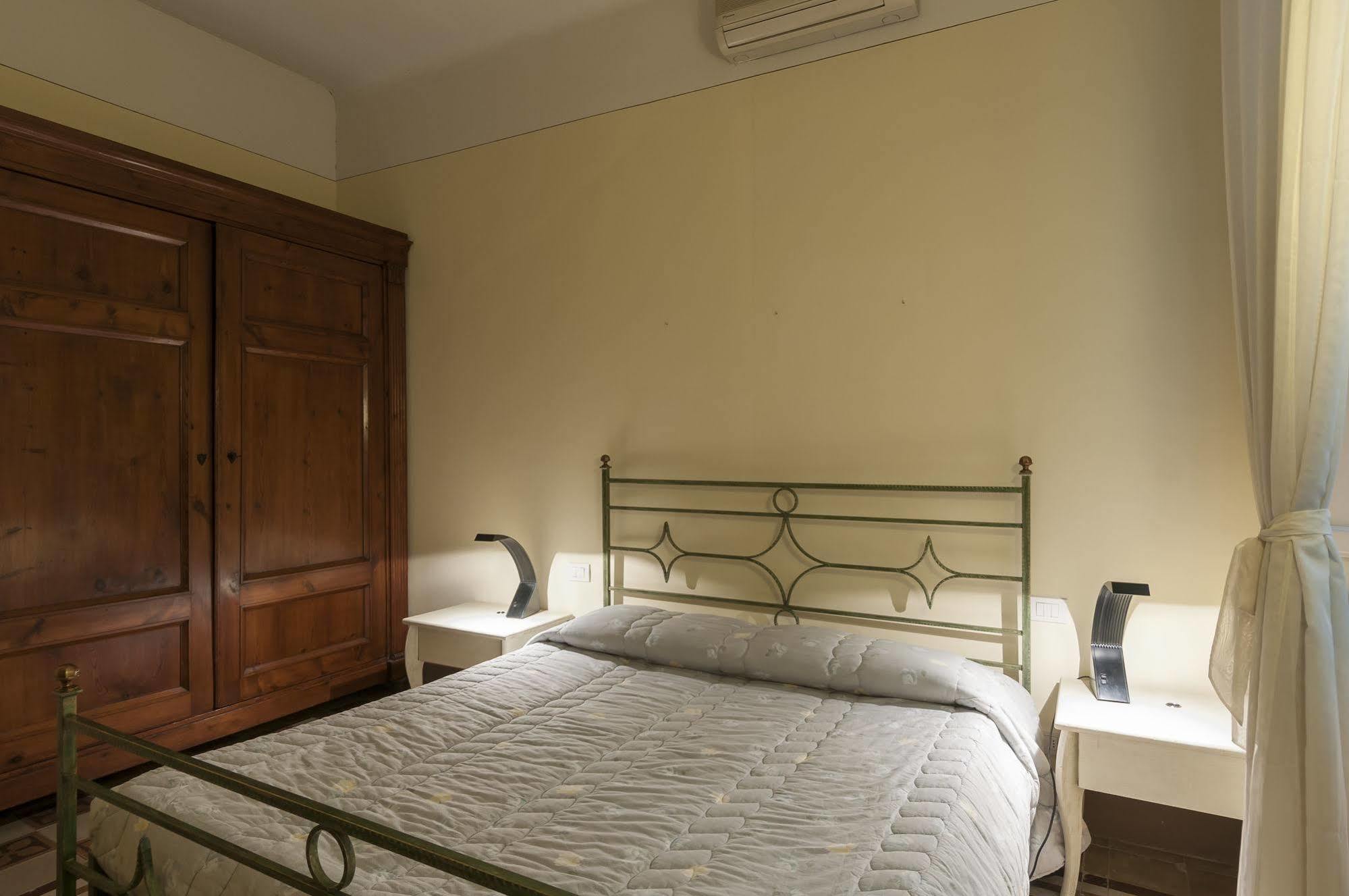ルッカ A Palazzo Busdraghi Residenza D'Epoca Bed & Breakfast エクステリア 写真