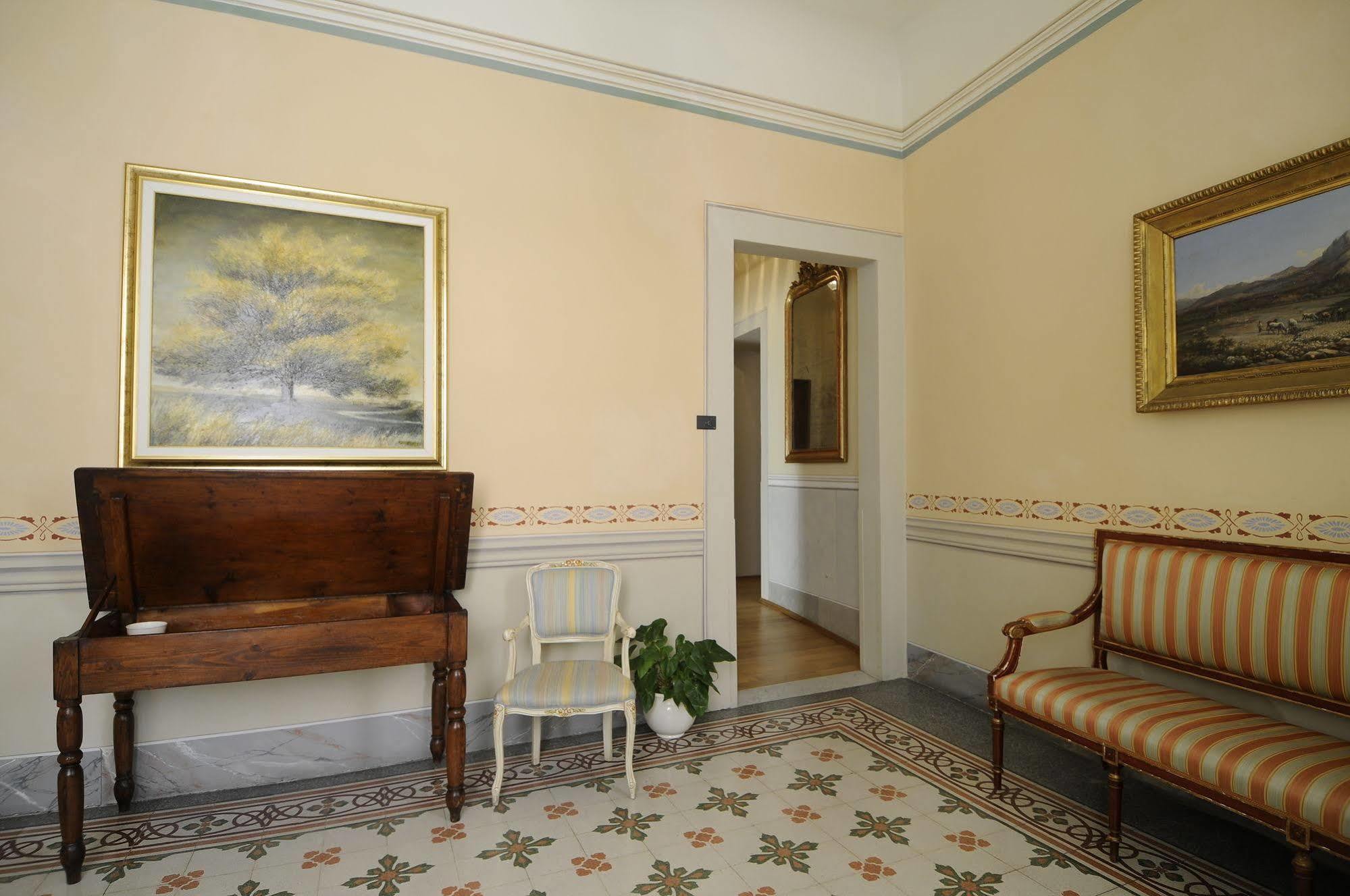 ルッカ A Palazzo Busdraghi Residenza D'Epoca Bed & Breakfast エクステリア 写真